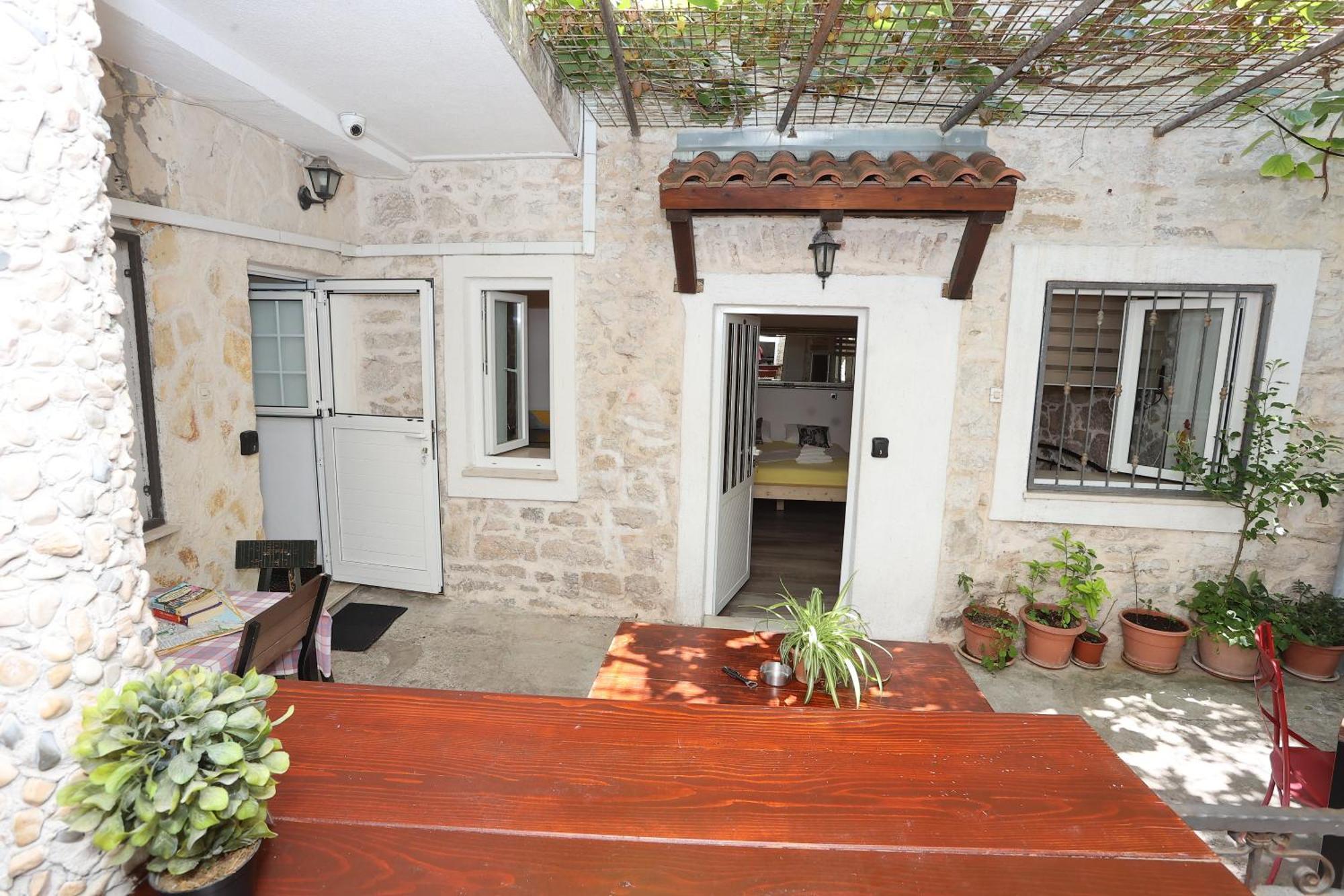 Appartement Nikolla *
