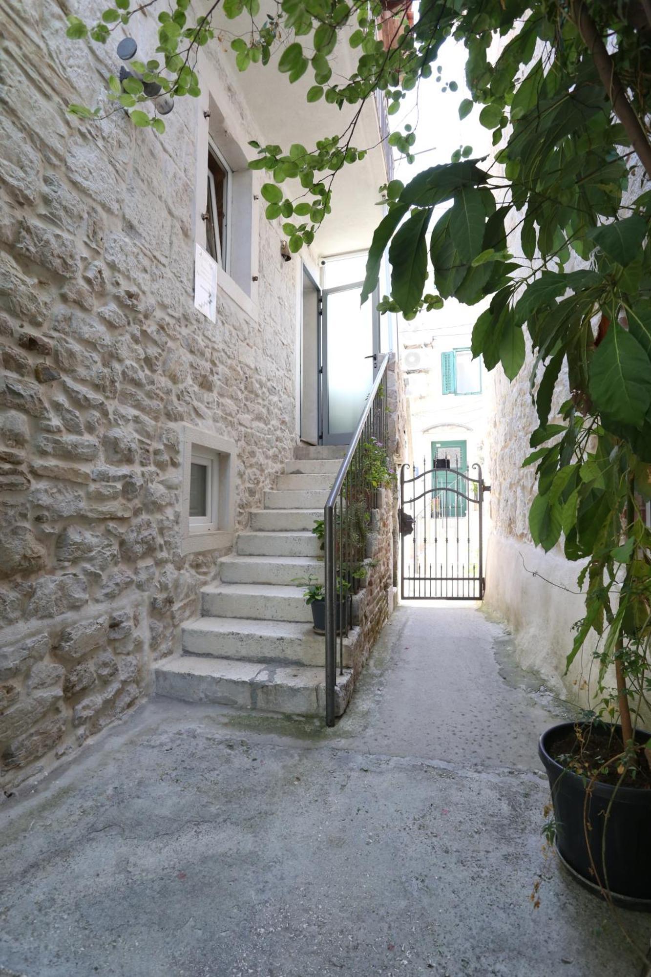 Appartement Nikolla *