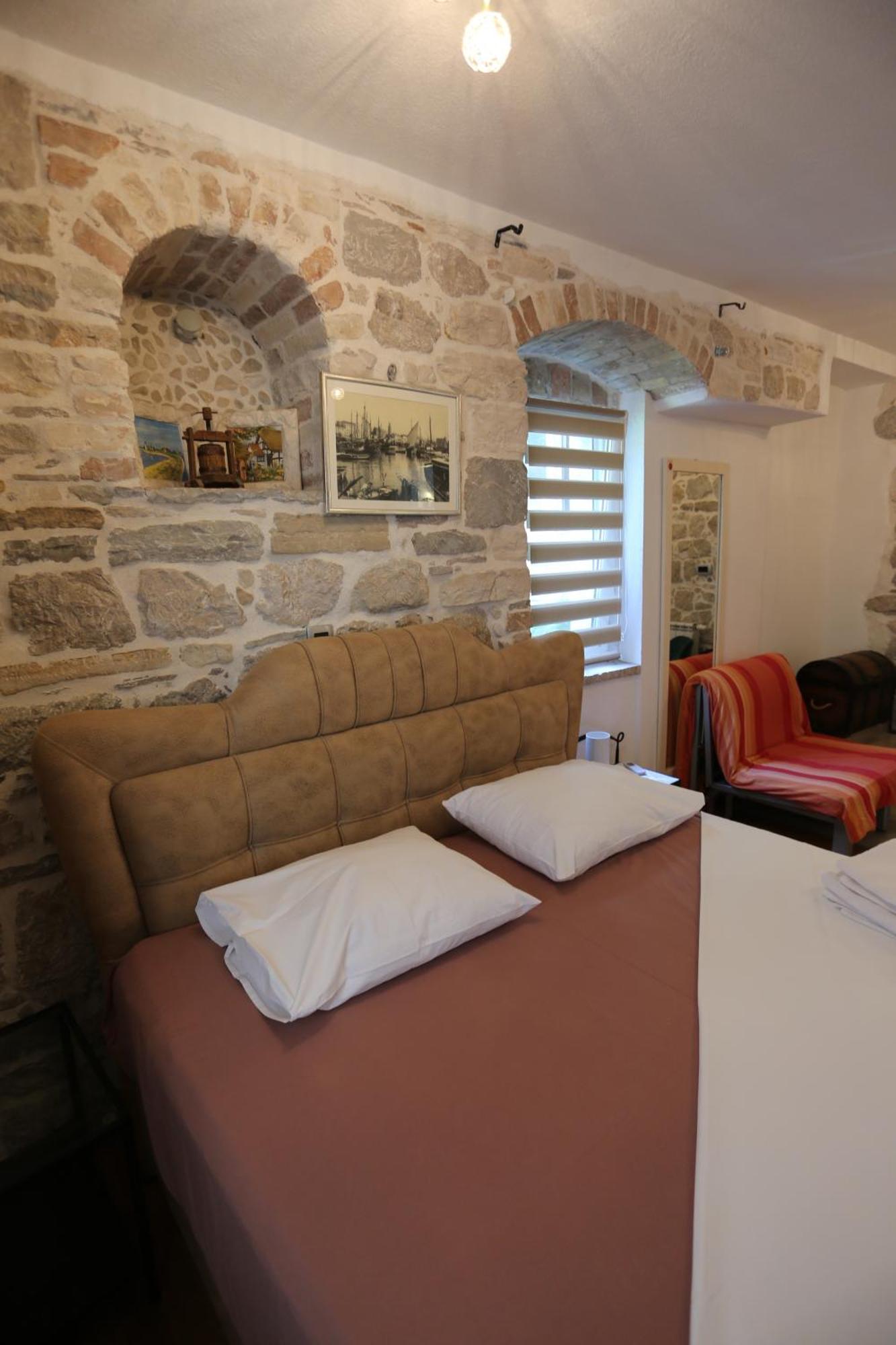 Nikolla Appartement *